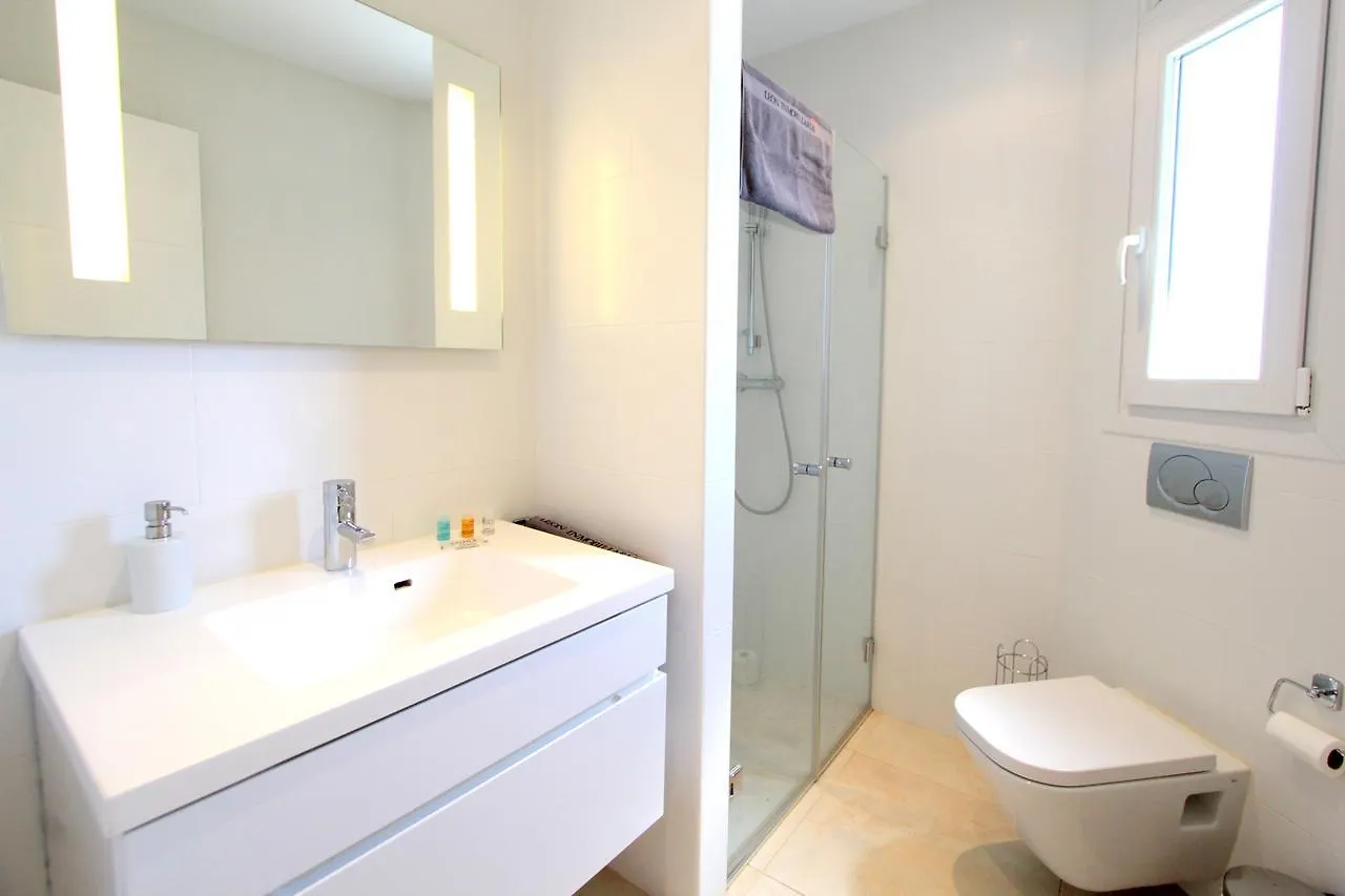 Leon Inmo Villa Falconera 58 B - 10039 Empuriabrava Spagna