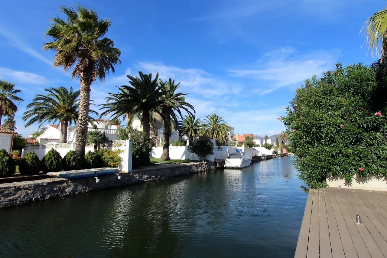 Leon Inmo Villa Falconera 58 B - 10039 Empuriabrava 0*,  Spagna