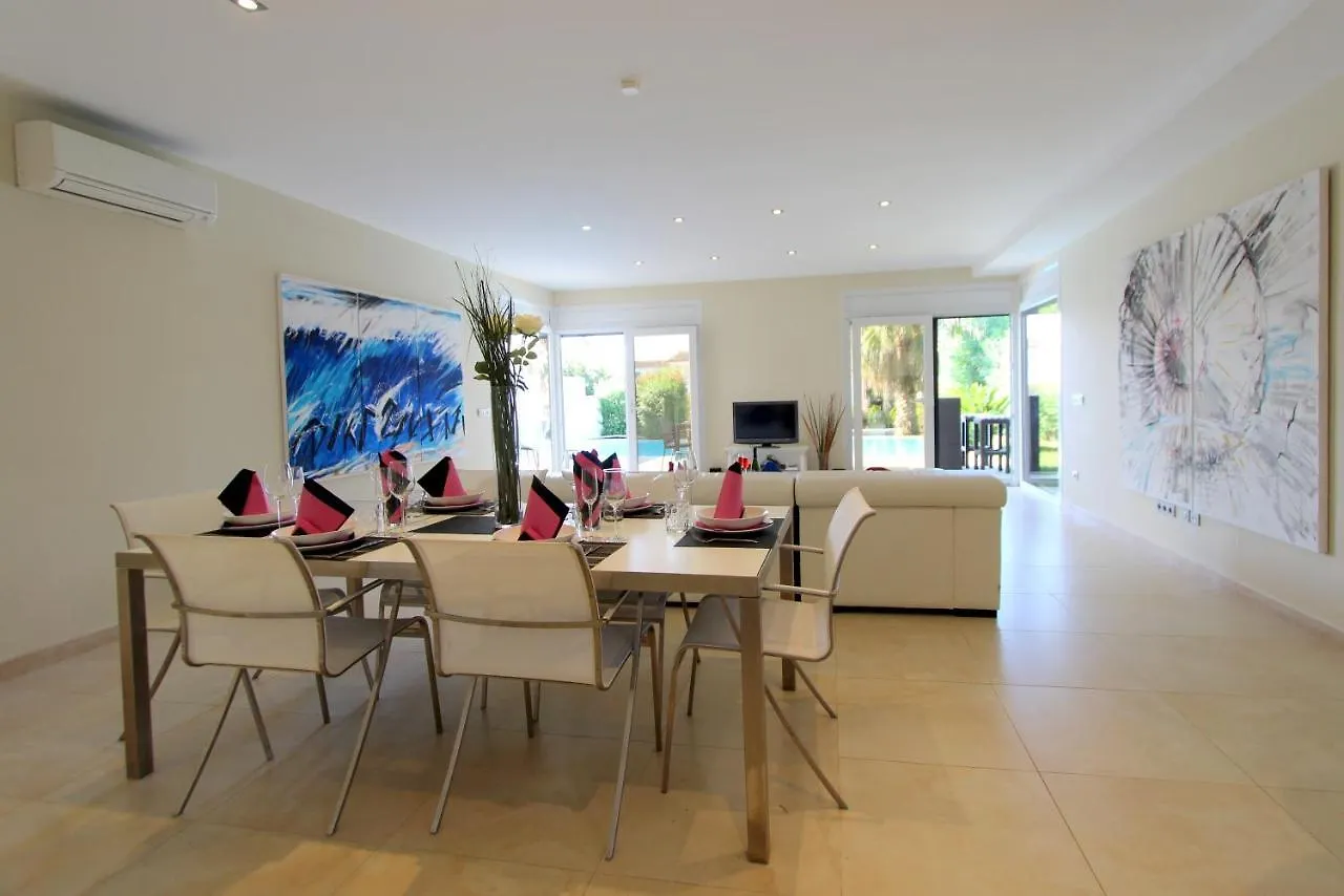 Leon Inmo Villa Olivia - 10039  Empuriabrava
